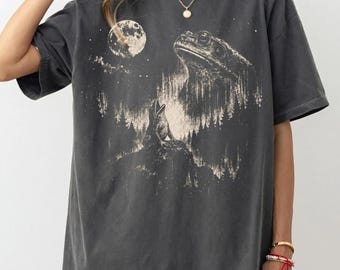 Frog T Shirt, Gothic Frog Shirt, Moonlit Forest T Shirt, Vintage Nature Shirt, Frog Lover Gift, Cottagecore Shirt, Dark Nature Tee