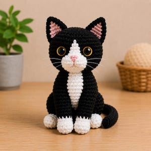 Virkmönster för smokingkatt, svartvit kattunge-amigurumi i PDF-format, virkmönster för nybörjare