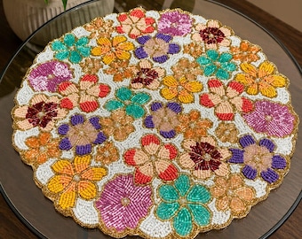 Bordstablett med pärlor och blommönster, bohemisk rustik heminredning med glaspärlor (30 x 30 cm)