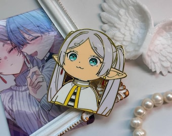 Anime Chibi Enamel Pin – Frieren 5cm Badge 葬送のフリーレン