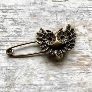 Shawl pin/ brooch filigree flower or owl Owl