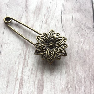 Shawl pin/ brooch filigree flower or owl Flower