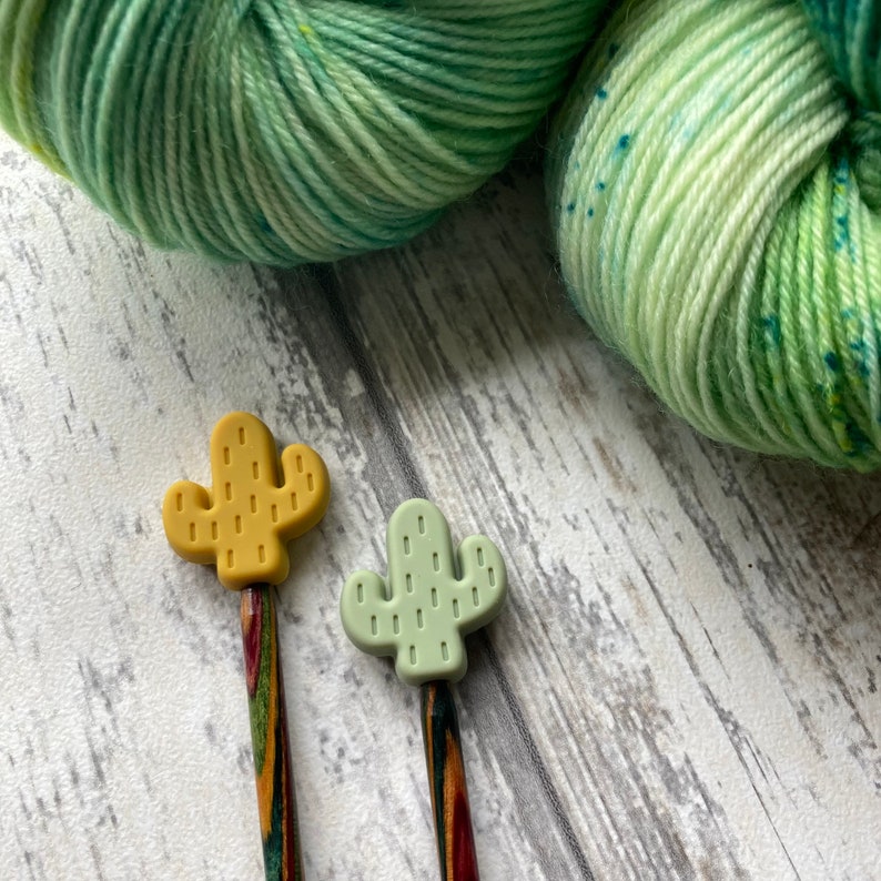 Knitting needle hugger stitch stopper protector assorted designs hedgehog, fox, cactus, doughnut set of two Cactus