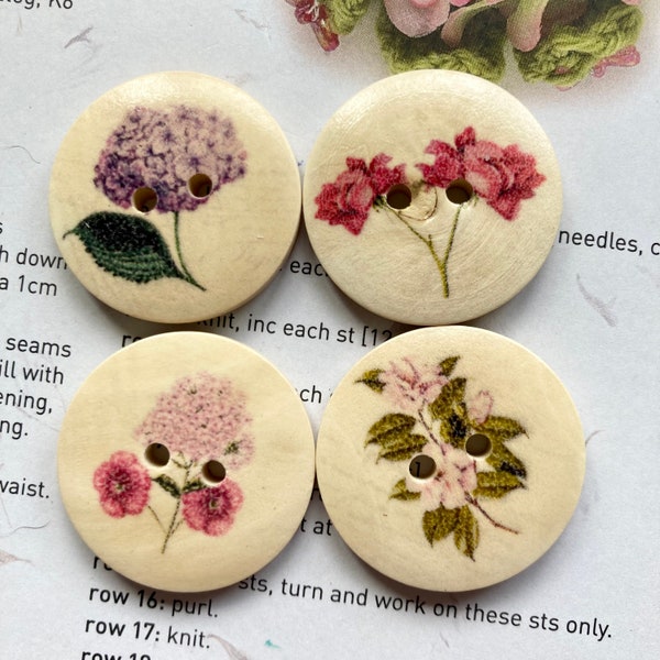 Wooden buttons 3cm garden flowers set of 8