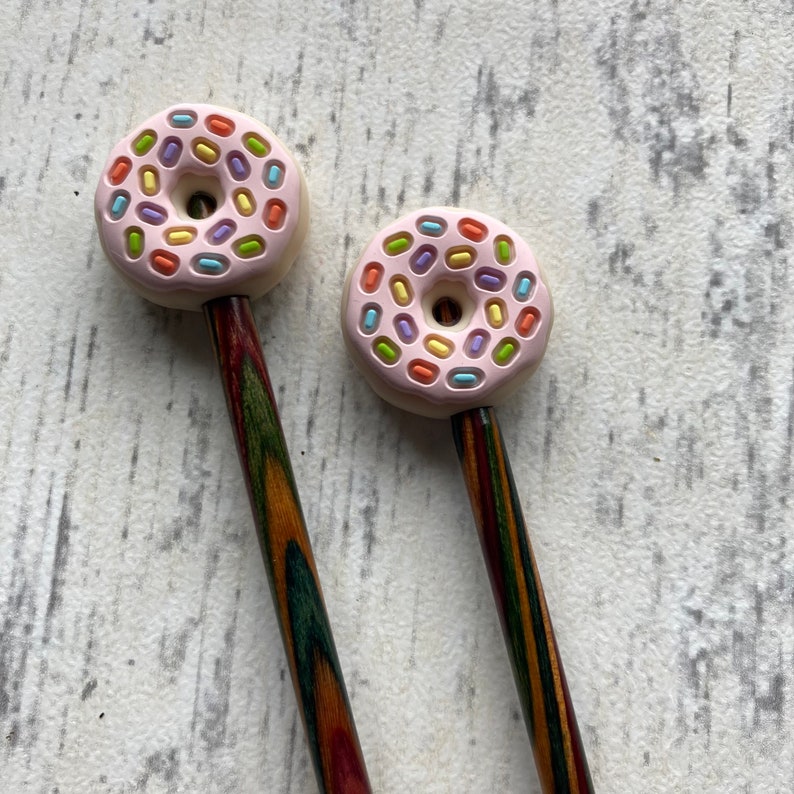 Knitting needle hugger stitch stopper protector assorted designs hedgehog, fox, cactus, doughnut set of two Doughnut