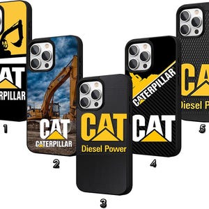 Puede incluir: Una colecci&oacute;n de cinco fundas para tel&eacute;fono con el logotipo CAT Caterpillar e im&aacute;genes de equipos de construcci&oacute;n. Las fundas son negras, amarillas y blancas, con dise&ntilde;os que incluyen una silueta de excavadora y las palabras "Diesel Power".