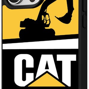 Puede incluir: Funda de tel&eacute;fono negra con fondo amarillo y silueta negra de excavadora. La funda tiene el texto blanco "CAT" sobre "CATERPILLAR" en blanco, con un tri&aacute;ngulo amarillo.