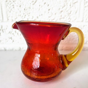 Piccola scrematrice/brocca in vetro vintage Amberina Crackle