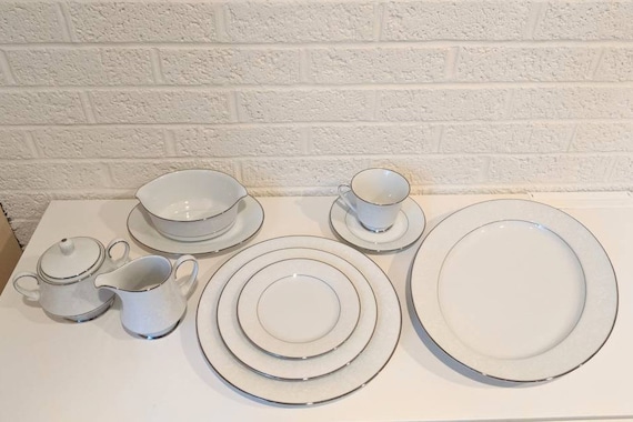 Noritake Japan Ranier 6909 Fine China Set Service for 12