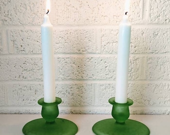 Par vintage ljusstakar i frostat glas