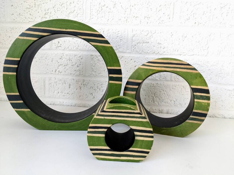 Vintage träteljushållare med cirklar | Grön med ränder bild 3