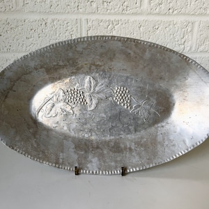 Vintage Everlast Forged Aluminum Tray | Oval Tray, Hammered Metal | Grapevine Design