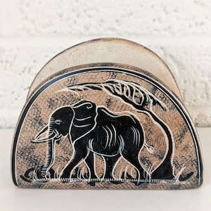 Portatovaglioli vintage in pietra ollare / Elefante sotto l'albero