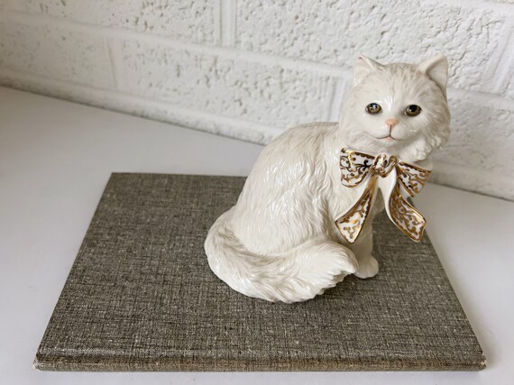 レノックス猫  ( 卒業 ) Graduation Day Kitty レノックス猫 ( 大きなサイズ ) Sitting Pretty