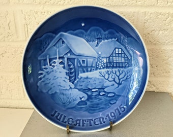 Vintage Royal Copenhagen 1975 Christmas Plate | Christmas at the Old Water-Mill | Bing and Gröhndahl, B&G