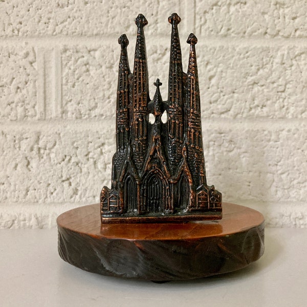 Vintage Sagrada Familia Souvenir Ashtray or Trinket Dish | Spain