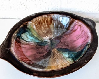 Vintage Mid-Century Modern Keramik Schüssel | Hergestellt in Japan | Hübsche Pastellfarbene Regenbogen-Glasur auf einem satten braunen Hintergrund