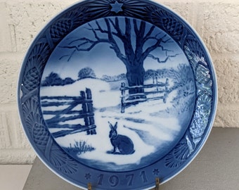 Vintage Royal Copenhagen 1971 Christmas Plate | Hare in Winter | 1971 | Bing and Grondahl