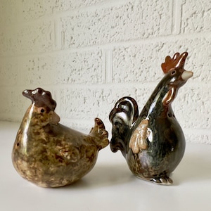 Vintage Art Pottery Chicken Rooster Salt And Pepper Shakers