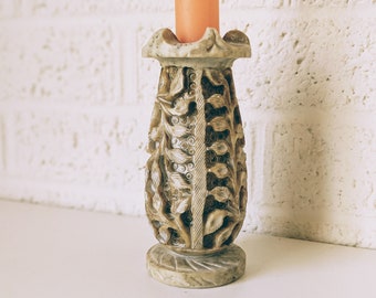 Candelabro vintage de piedra tallada intrincadamente / Candelabro de esteatita u ónix