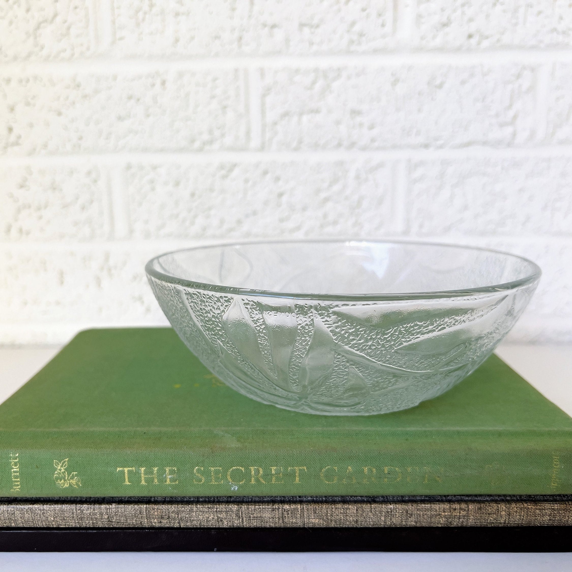  HIBISCUS ボウル 2個セット　ハイビスカス Set 5 or Individual Hibiscus Glass Bowls | Vintage Crystal Clear