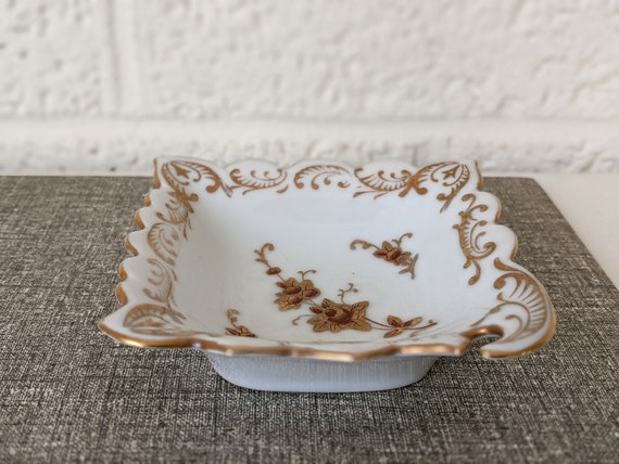 Small Vintage or Antique Porcelain Ring Dish | Sq… - image 10