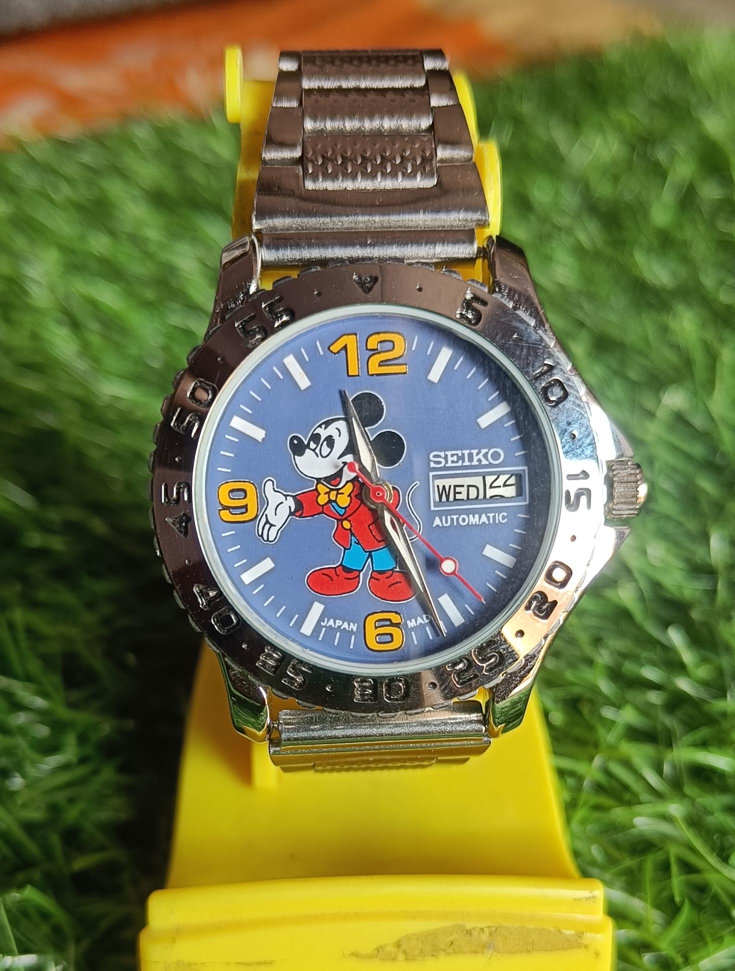 Vintage Seiko Mickey Mouse Watch 2P20-0089 - 19mm - NOS Strap - New Battery Seiko Mickey Mouse - Etsy main image 3
