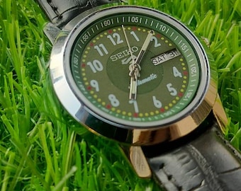 Refurbished Vintage Seiko 5 Automatic Watch: Green Dial, Black Leather Strap, Japan Made