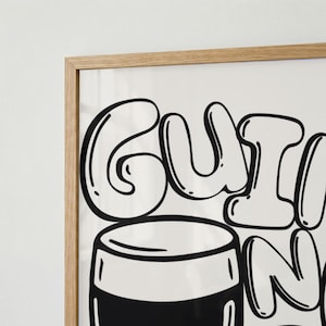 Guinness ölaffisch | Bauhaus köksväggkonst | Modernistisk typografisk pubdekor | Hembarkonstverk | Present till pappa Storbritannien bild 7
