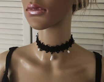 Black choker necklace with pearls, lace choker collar, black choker pearl, summer lace choker, gift for sister mom daughter, trending gift