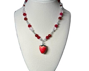 Set met aardbei shortcake ketting en oorbellen