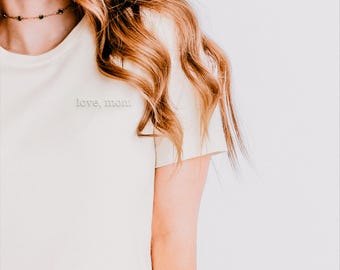 T-shirt brodé Love Mom, t-shirt de maternité minimaliste, cadeau pour maman