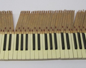 Lot of 88 Complete Salvaged Upright Piano Keys Keyboard White & Black Art Craft Jewelry Making J15