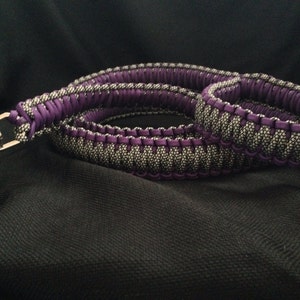 Paracord Leash your choice of 2 colors image 2