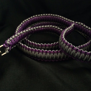 Paracord Leash your choice of 2 colors image 1