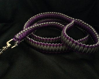 Paracord Leash (your choice of 2 colors)