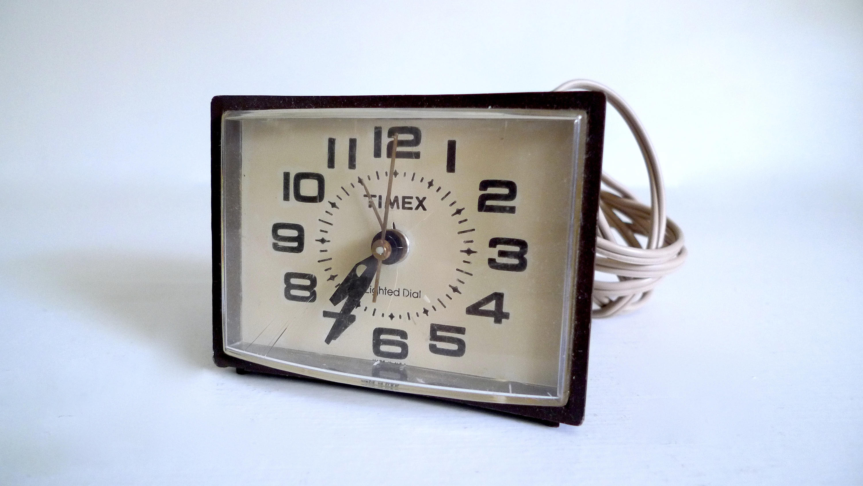 Vintage Timex Electric Analog Alarm Clock Made In Usa Floyd Jones Vintage