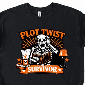 Camiseta Plot Twist Survivor, regalo para lectores esqueleto, camiseta para amantes de los libros, merchandising de ratones de biblioteca salvajes, camiseta gráfica Booktok, estética de biblioteca, camiseta negra de algodón.