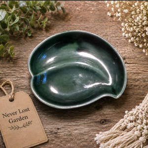 Forest Green Leaf Planter F14 Hull Pottery Vintage