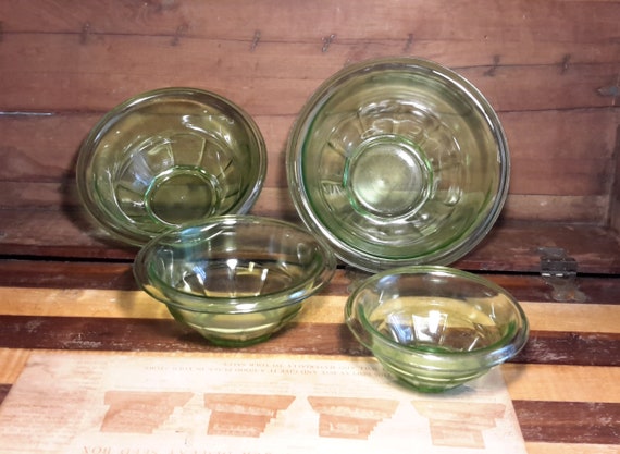 SET Three Hazel Atlas Rest Well Nesting Depression Glass Mixing Bowls 