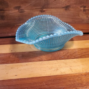 Blue Opalescent Curved Bowl Receiving Dish Ribbed Spiral Albany Model Flint Company Antique
