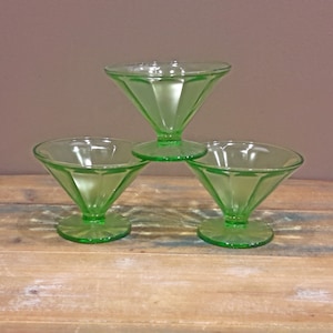 Sherbet Dessert Bowls Footed FEG6 Federal Glass Green Vintage