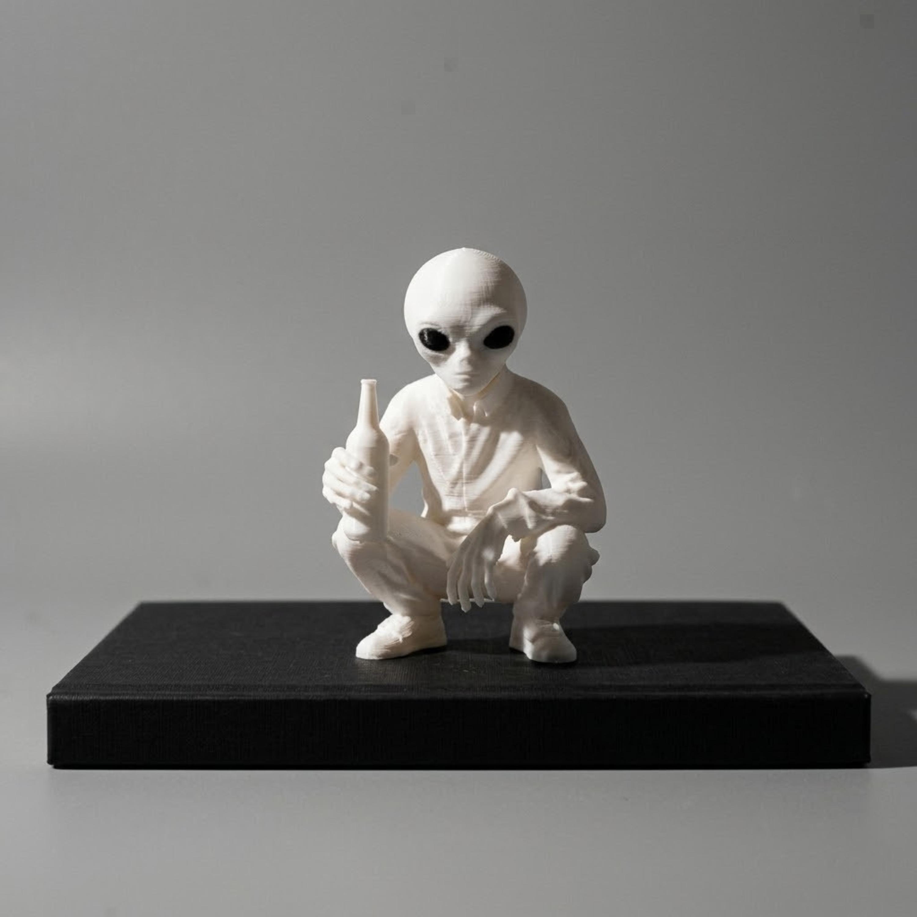 3D Printed Plastic Alien Statue, Funny Squatting Extraterrestrial ...