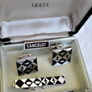 Vintage Swank Cufflink Set Designer Collection Silver Enamel Lancelot Crowns Fleur De Lis  Cufflinks & Tie Clip In Original Box  Cuff Links