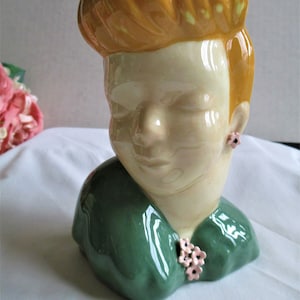Lady Head Vase Exquisite Pretty Lady Head Vase Glamour Girl Unusual Flower Earrings And Flower Brooch Vintage Figurines Collectible