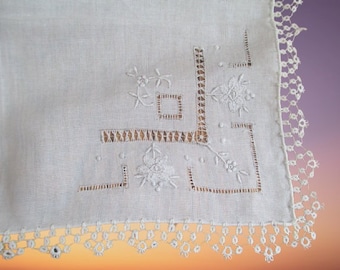 Vintage Hankie White Madeira Floral Embroidered With Handmade Lace trim Stunning Handkerchief Vintage hankies Bridal hankie