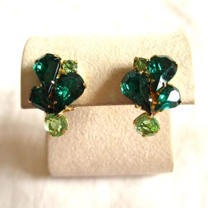Vintage Juliana D&E Earring Green Rhinestones Clip Earrings Just Gorgeous!! 1950&#39;s Elegant  Vintage Jewelry