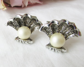 Vintage Cufflinks Clam Shell Pearl Mermaid Gift Nautical Ocean Silver Mens Seashell Novelty Gift Cuff Links Cuff links By Vintaglady7