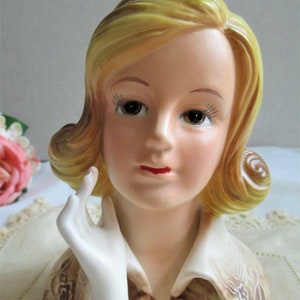 Jarrón vintage con cabeza de dama, exquisito abrigo floral marrón rubio con guante blanco Lefton 624 Jarrón con cabeza de dama, figuras vintage, objetos de colección