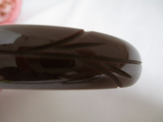 Vintage Bakelite Bangle Carved Brown Bracelet Unu… - image 2